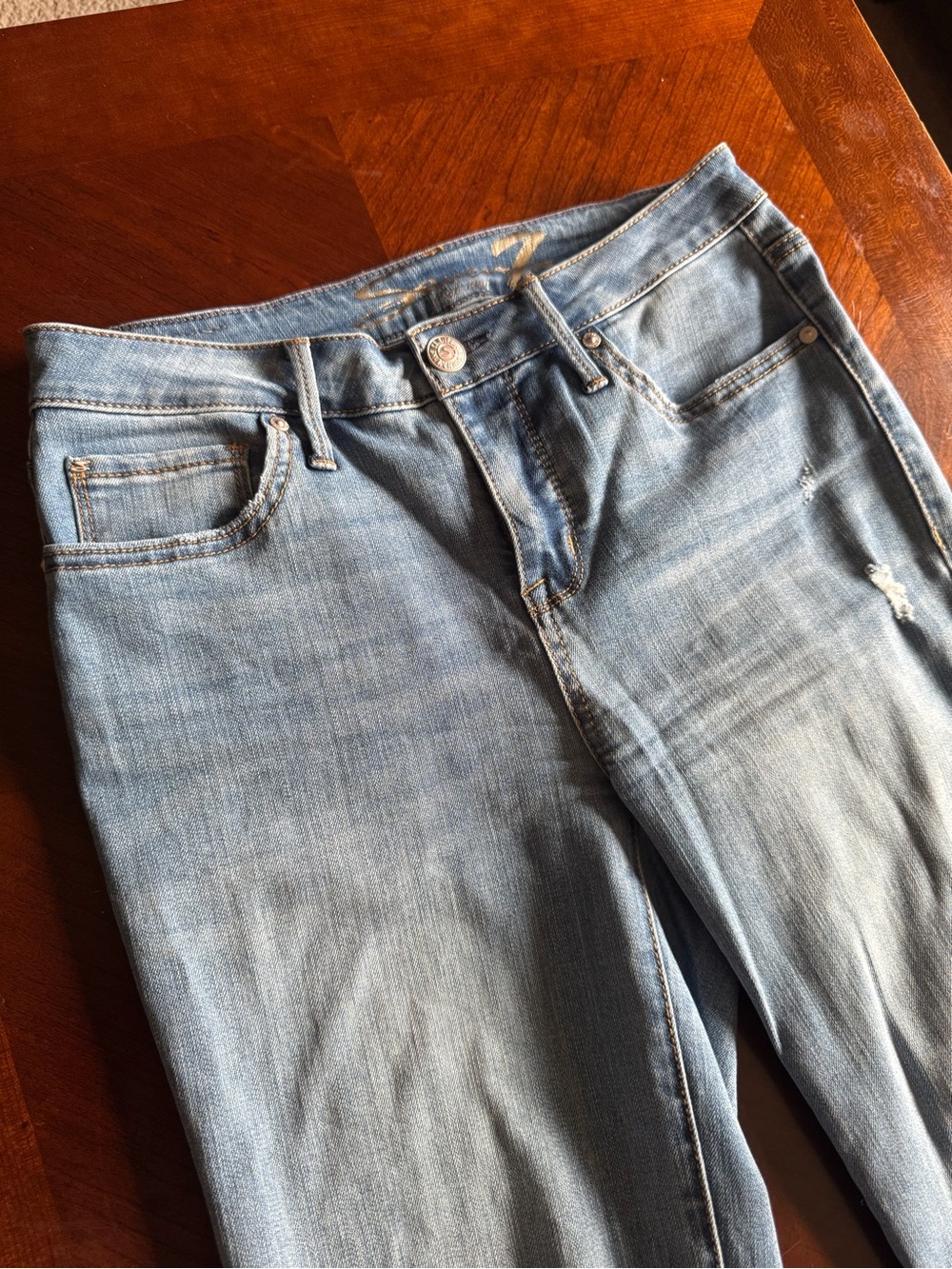 Seven7 High Rise Tower Straight Crop Jeans - Distressed Light Wash, Size 4